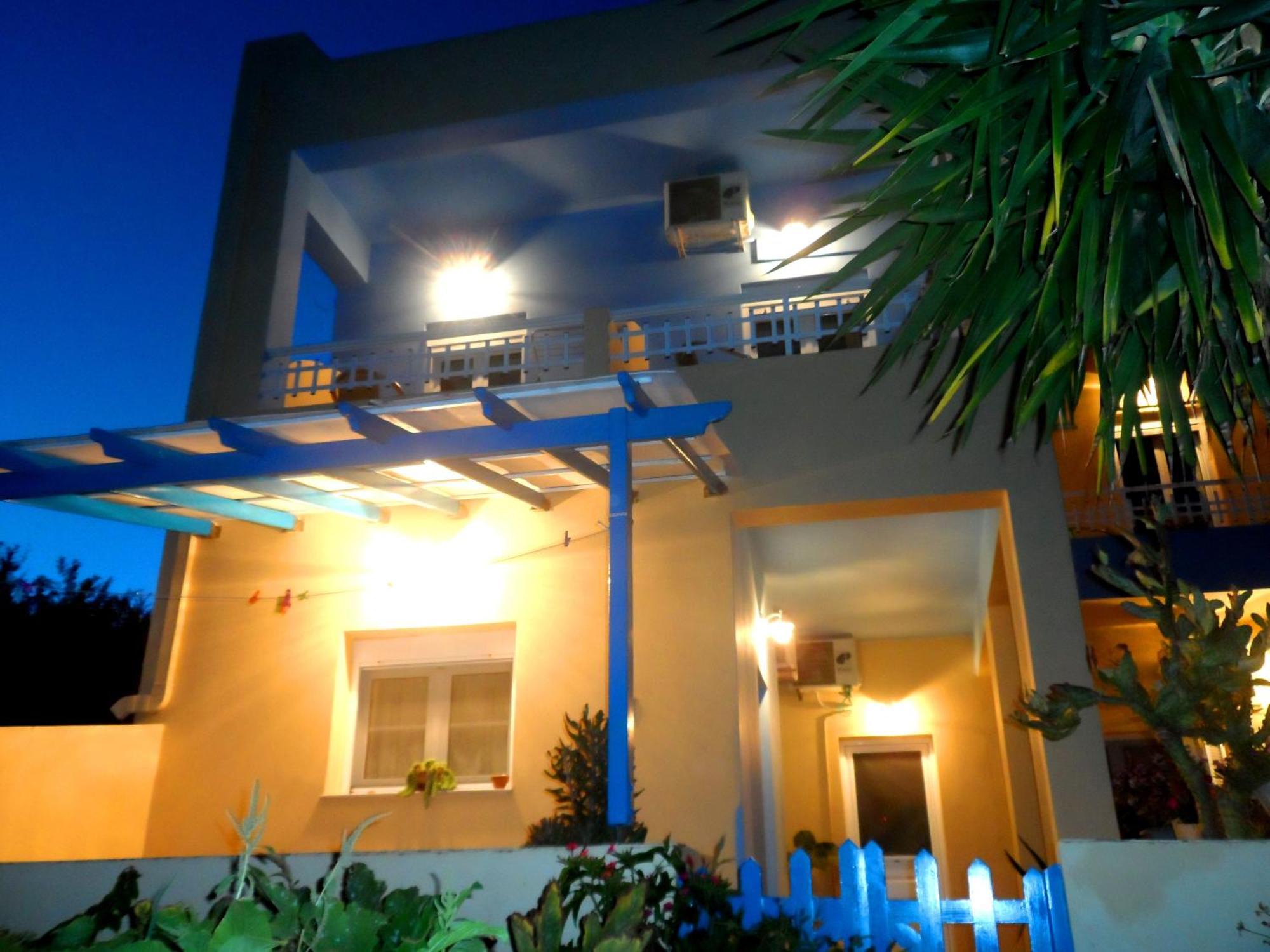 Papafotis Apartments & Suites アリンダ エクステリア 写真